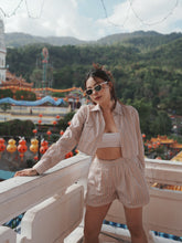 Load image into Gallery viewer, LINER LONG CROP BLOUSES - BROWN