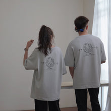 Load image into Gallery viewer, SYNERGY UNISEX OVERSIZED TEE - LIGHT GREY