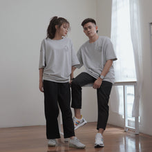 Load image into Gallery viewer, SYNERGY UNISEX OVERSIZED TEE - LIGHT GREY