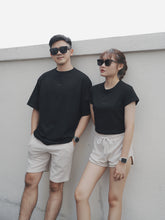 Load image into Gallery viewer, CLEAN FIT CROP TOP - BLACK
