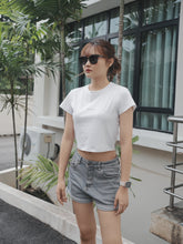 Load image into Gallery viewer, CLEAN FIT CROP TOP - WHITE
