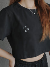Load image into Gallery viewer, WOMEN’S FLOW CROPTOP - BLACK
