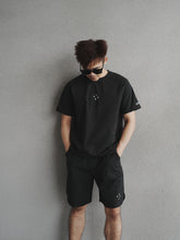 Load image into Gallery viewer, MEN’S FLOW TEE - BLACK
