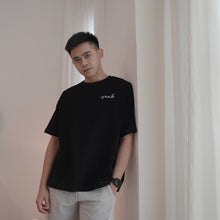 Load image into Gallery viewer, Classic Unisex Oversize Tee - Black
